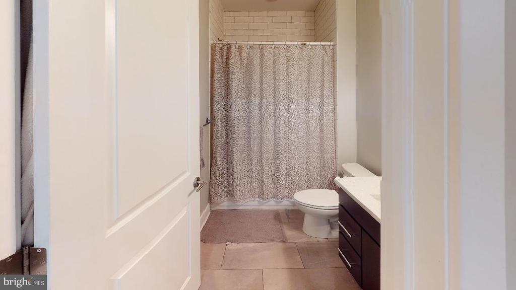 Primary Photo - 1607 Catharine St