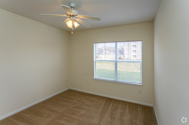 Interior Photo - The Bluffs At Knob Creek