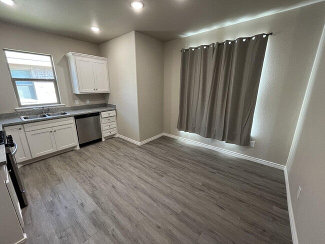 Foto del edificio - 7010 12th St