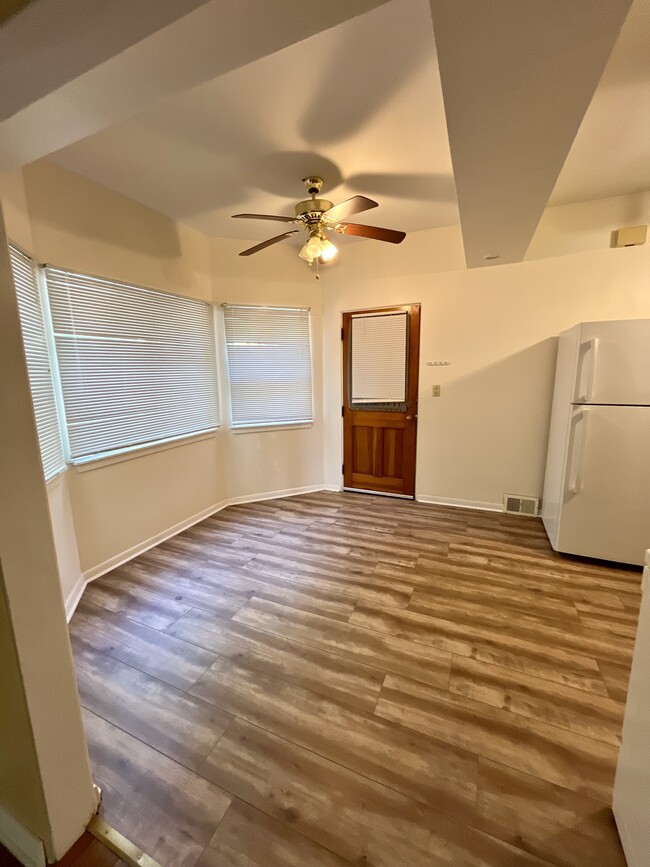 Building Photo - 82 Floral Ave