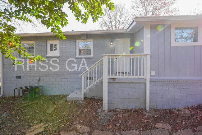 Building Photo - 2183 Westover Dr
