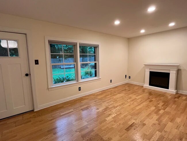 Foto del edificio - 821 S Henderson St