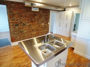 Building Photo - 654 City Park Ave