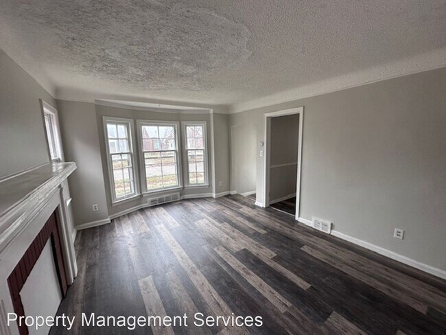 Building Photo - 4 br, 1 bath House - 11494 Wayburn