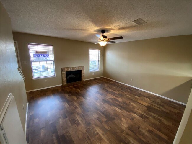 Foto del edificio - 1147 Dallas Dr