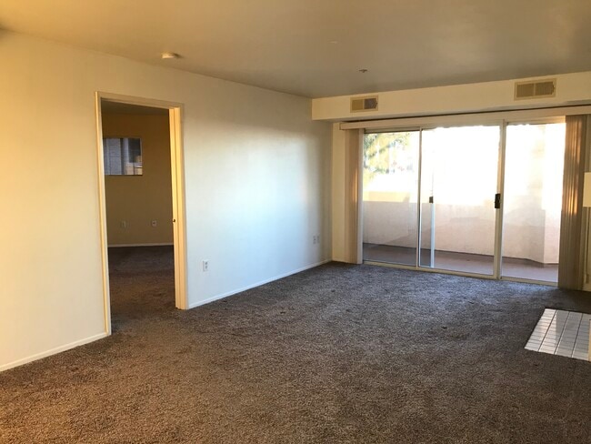 Building Photo - 11285 Affinity Ct