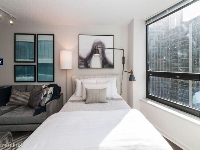 Building Photo - Studio, 1 bath Condo - 200 N Harbor Dr