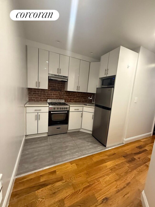 Building Photo - 316 W 139th St