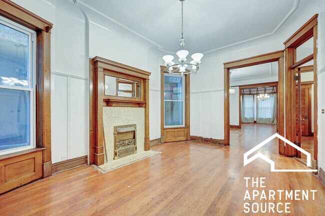 Foto del edificio - 4736 S Prairie Ave