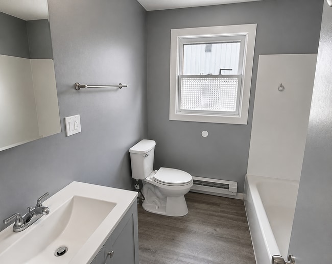 Building Photo - 39 Elmview Cir