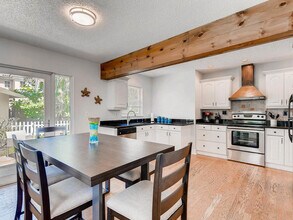 Building Photo - 1119 Highland Beach Dr