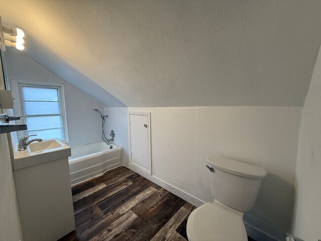 Foto del edificio - 407 N 12th St