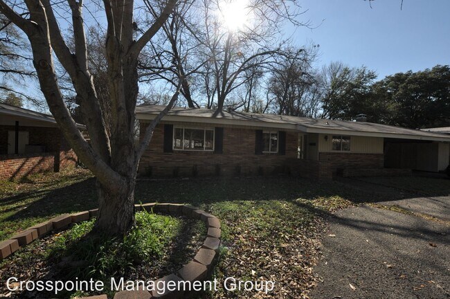 Foto del edificio - 3 br, 2 bath House - 415 E. Amherst