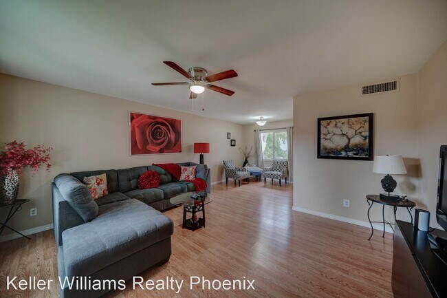 Building Photo - 2 br, 2 bath House - 5174 North 83rd Street