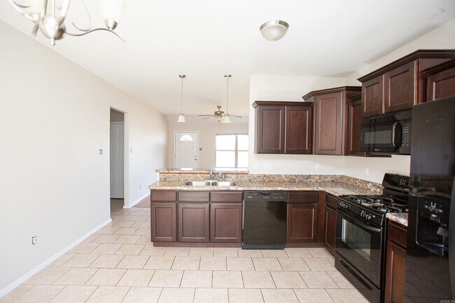 Building Photo - 2096 Fern Valley Dr