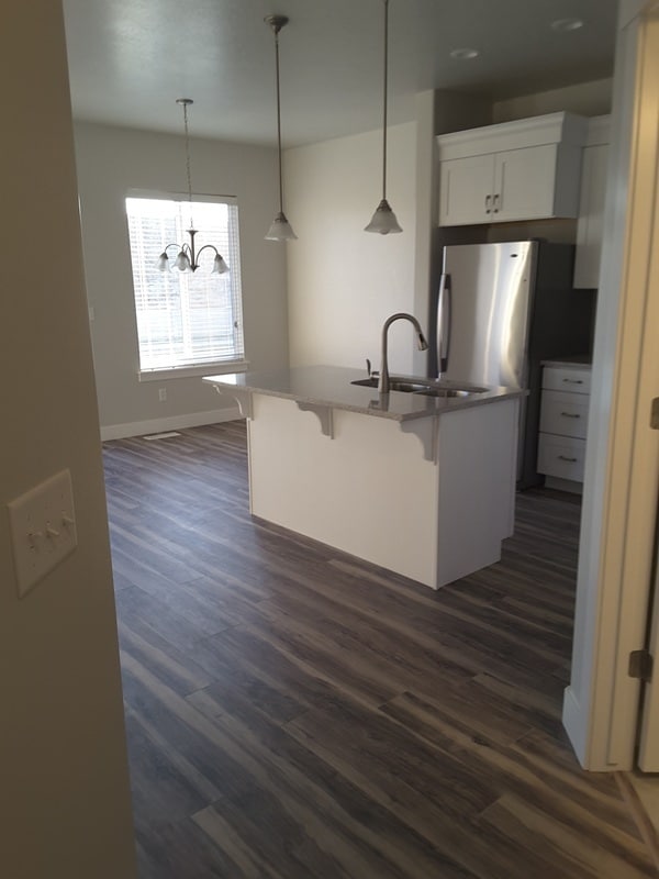 Building Photo - 217 Whitewater Dr