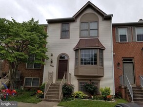 Building Photo - 1421 Bluemont Ct