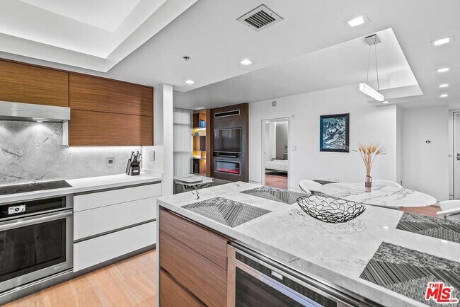 Foto del edificio - 13700 Marina Pointe Dr