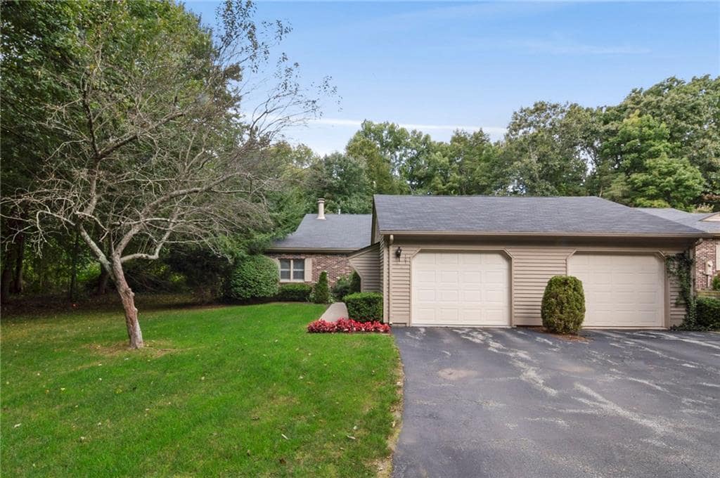 Primary Photo - 101 Pine Glen Dr