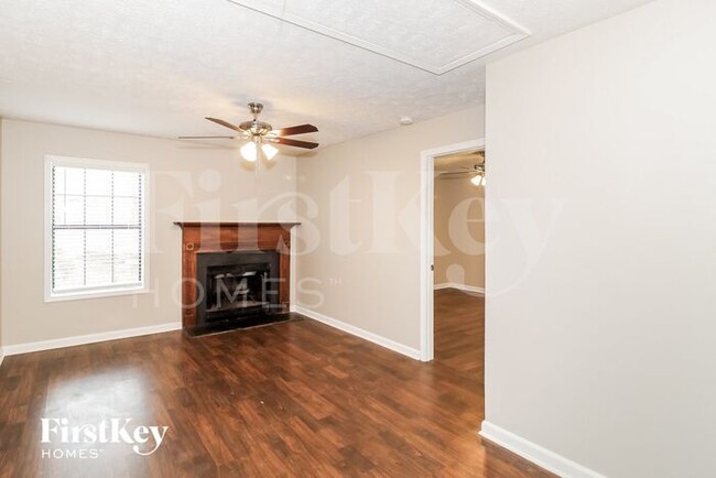 Foto del edificio - 324 Chimney Trace Dr