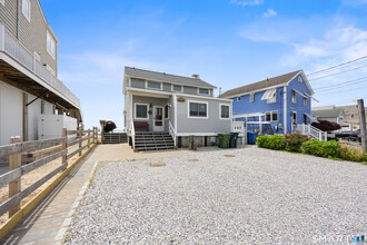 Building Photo - 33 Beach Rd W