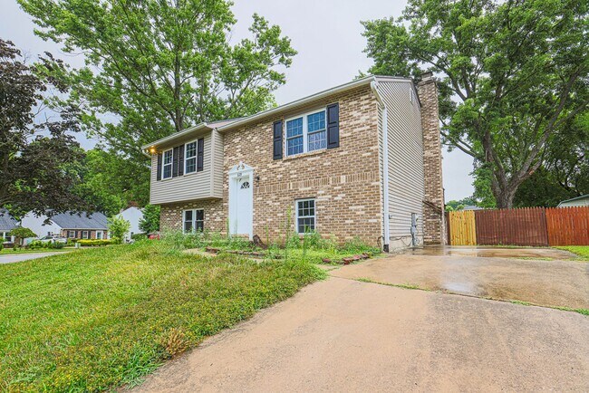 Foto del edificio - 629 Harbour Oak Drive