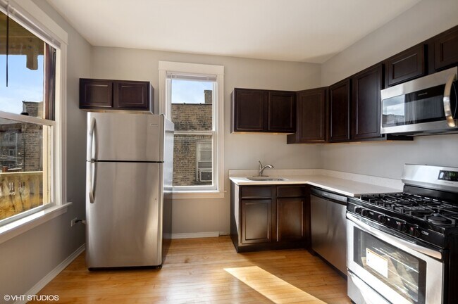 Building Photo - 4121 N Troy St