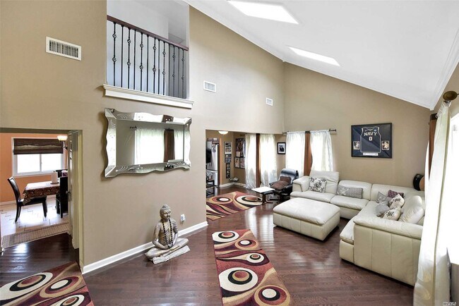 Building Photo - 103 Sequoia Dr
