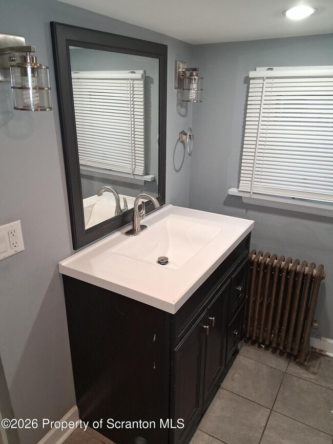 Foto del edificio - 907 E Drinker St