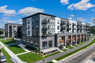 Building Photo - Corsa