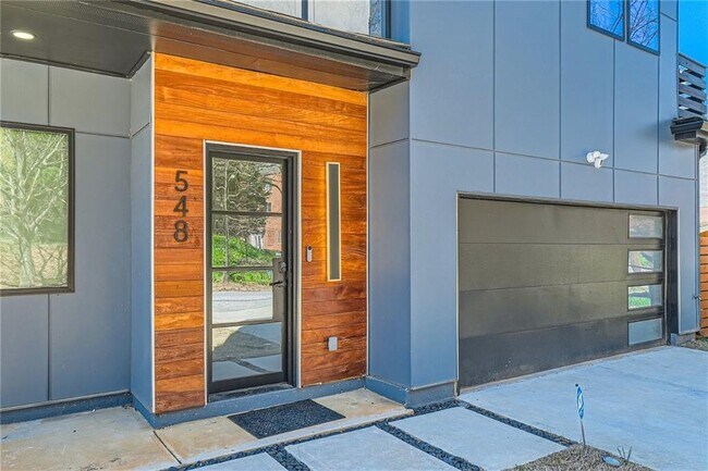 Foto del edificio - 548 Fletcher St SW
