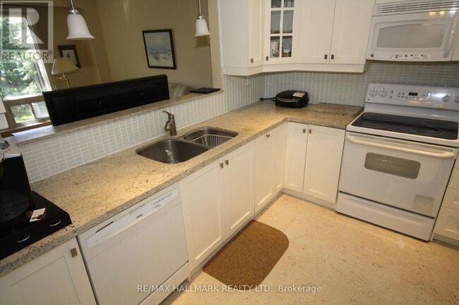Building Photo - 70 English Ivyway
