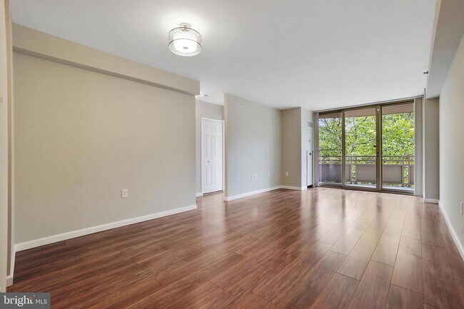 Building Photo - 4801 Fairmont Ave