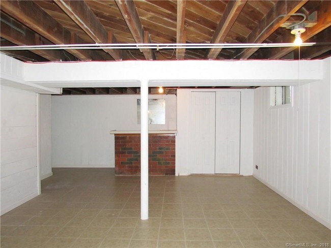 Building Photo - 231 Harwinton Ave