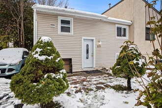 Building Photo - 159 Castlefrank Rd