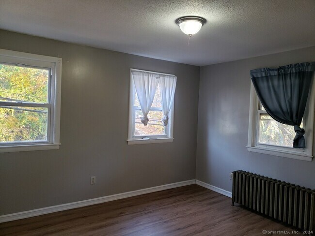 Building Photo - 61 Highland Ave