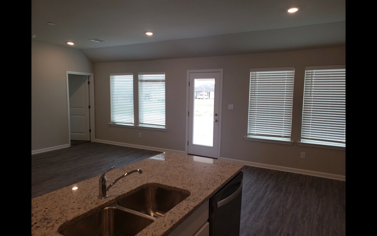 Foto del edificio - 5393 Greenridge Ln