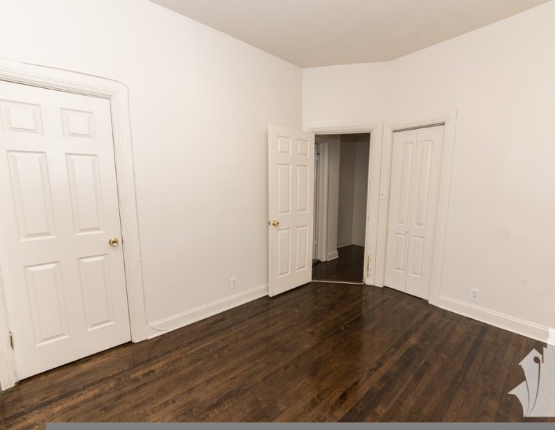 Building Photo - 837 W Cornelia Ave