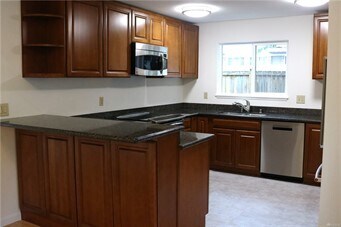 Primary Photo - 555 Prospect St