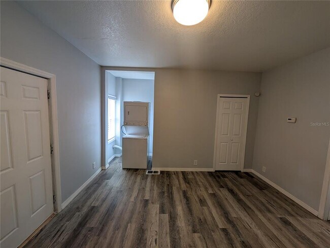 Building Photo - 103 S Westland Ave