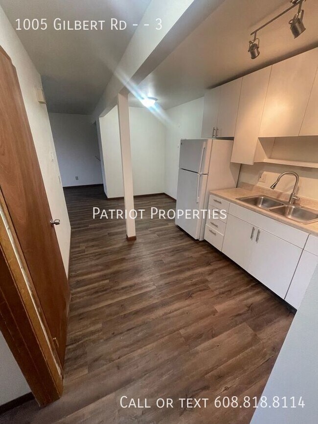 Building Photo - 2 bedroom/ 1 bath apartment in Madison, WI