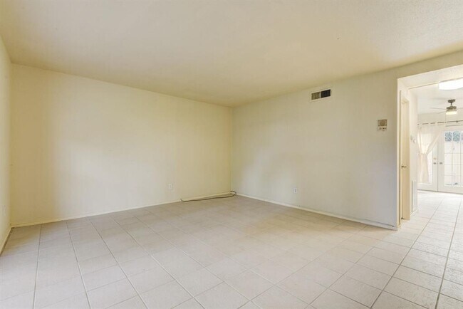 Foto del edificio - 6422 Burgoyne Dr.