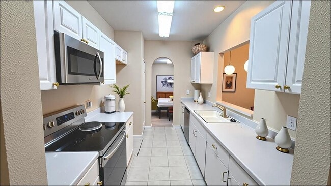 Building Photo - 6000 Reims Rd