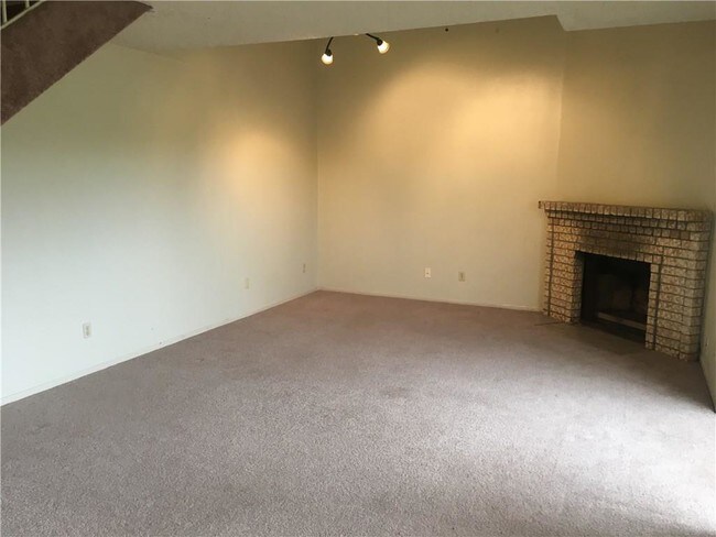 Building Photo - 6110 Wilderock Dr