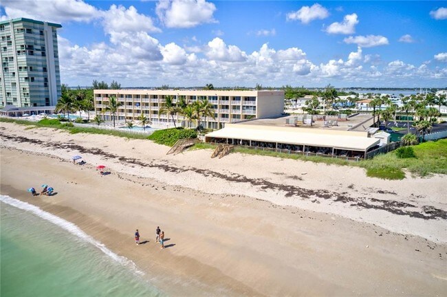 Building Photo - 9800 S Ocean Dr