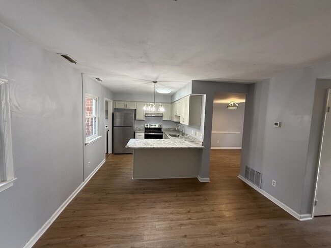 Foto del edificio - 4470 John Jay Ln