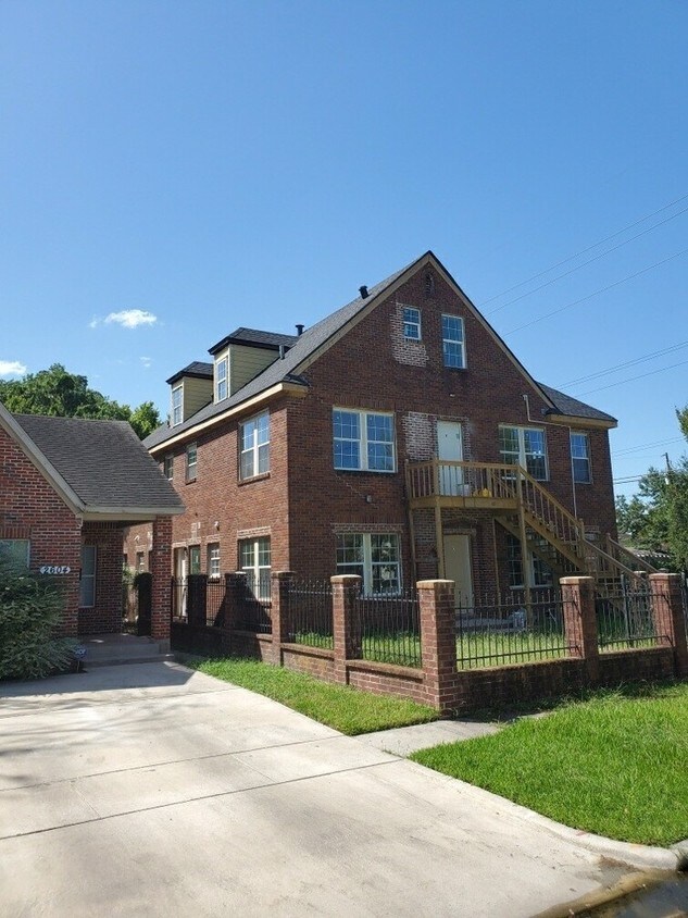 Primary Photo - 2602 Isabella St