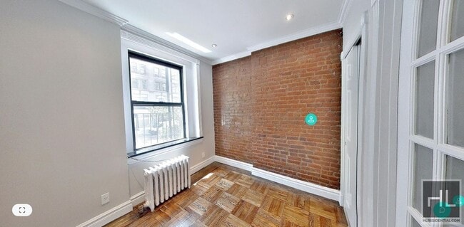 Building Photo - Murray Hill – No Fee + Roof Deck, Renovate...