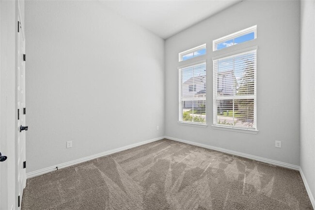 Building Photo - 12900 Bloomington Dr