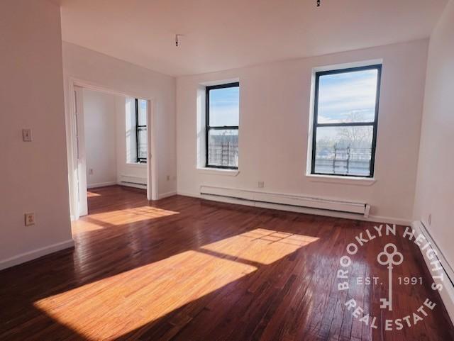 Foto del edificio - 3 bedroom in BROOKLYN NY 11221